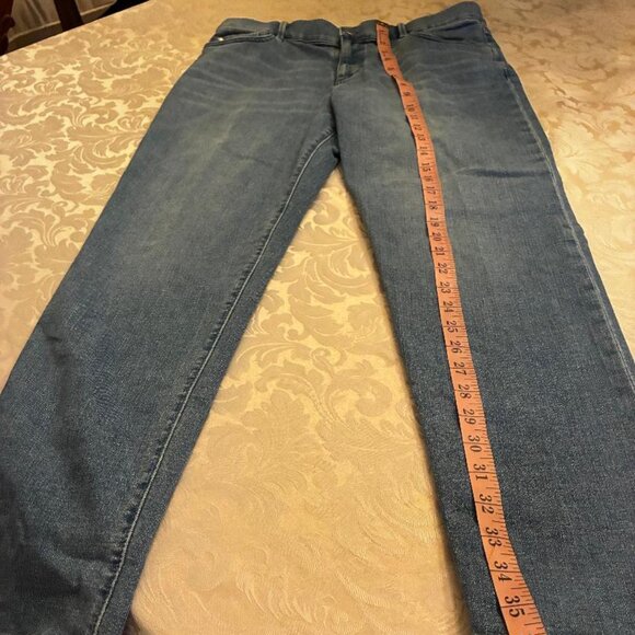 Ann Taylor Factory: The Mid Rise Straight Jeans Curvy Fit - Classic Wash - SZ 8 - Picture 5 of 8